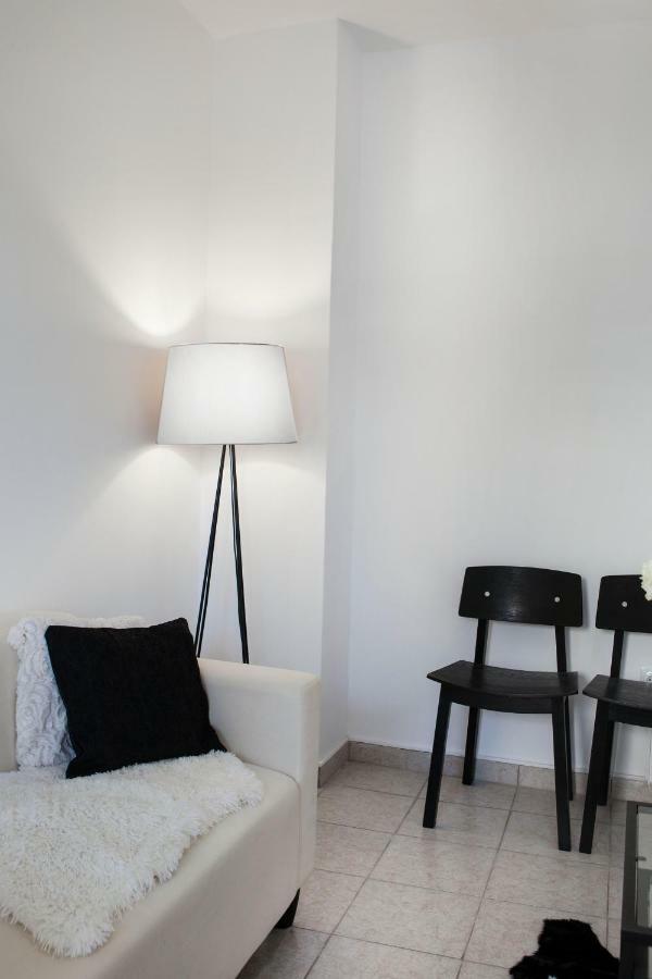 Best Located Executive Apartment In Maroussi. Афины Экстерьер фото